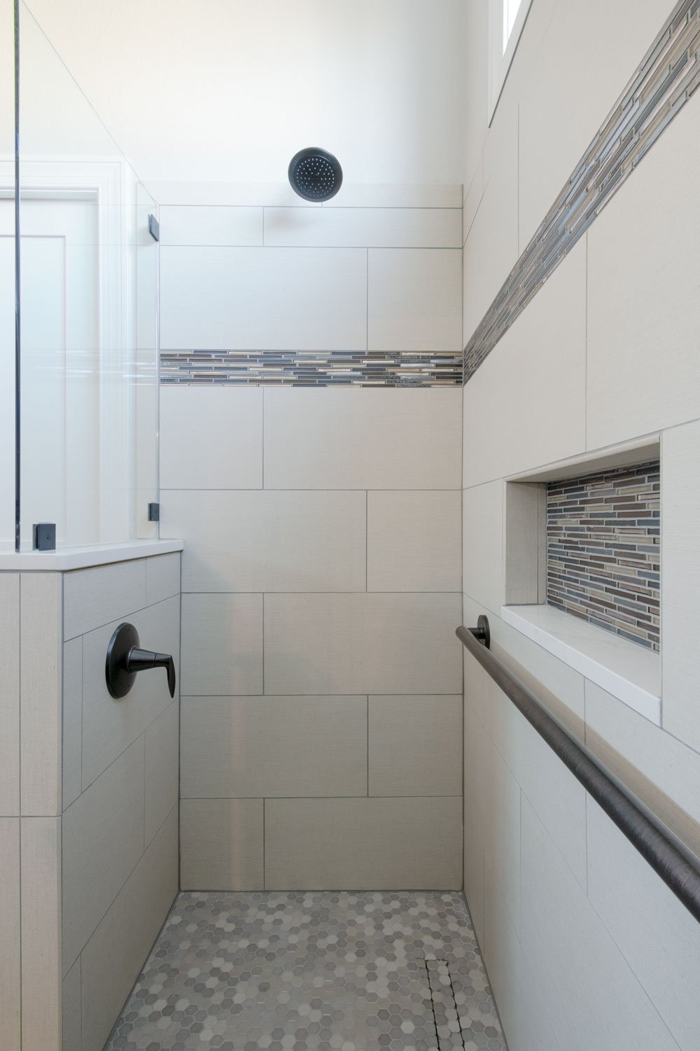 shower with grab bar