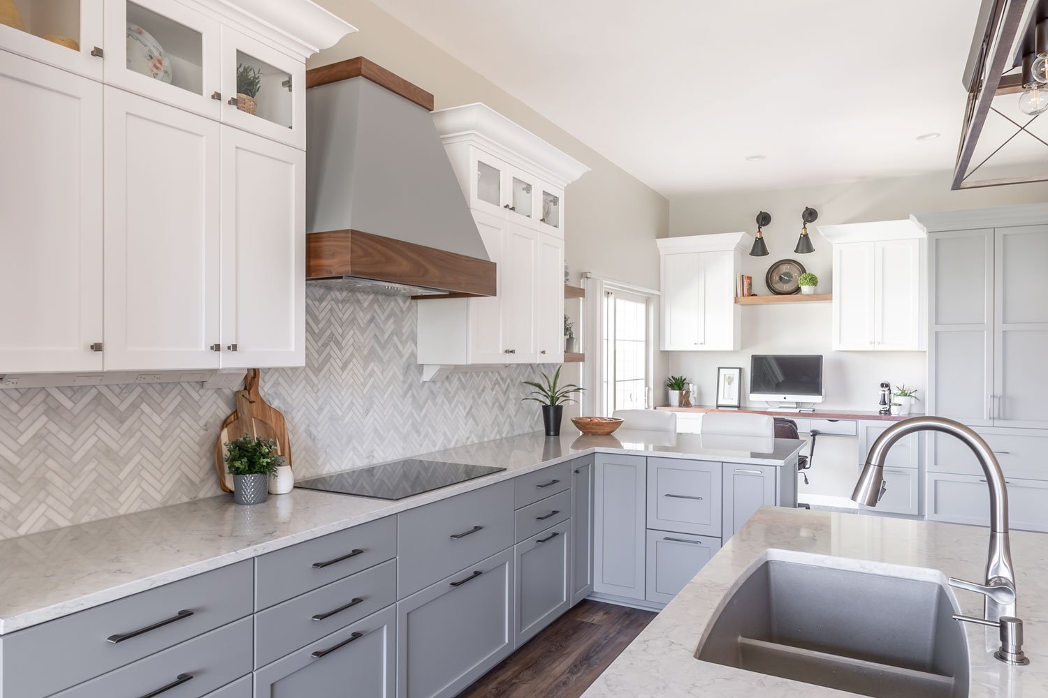 traditional kitchen backsplash design